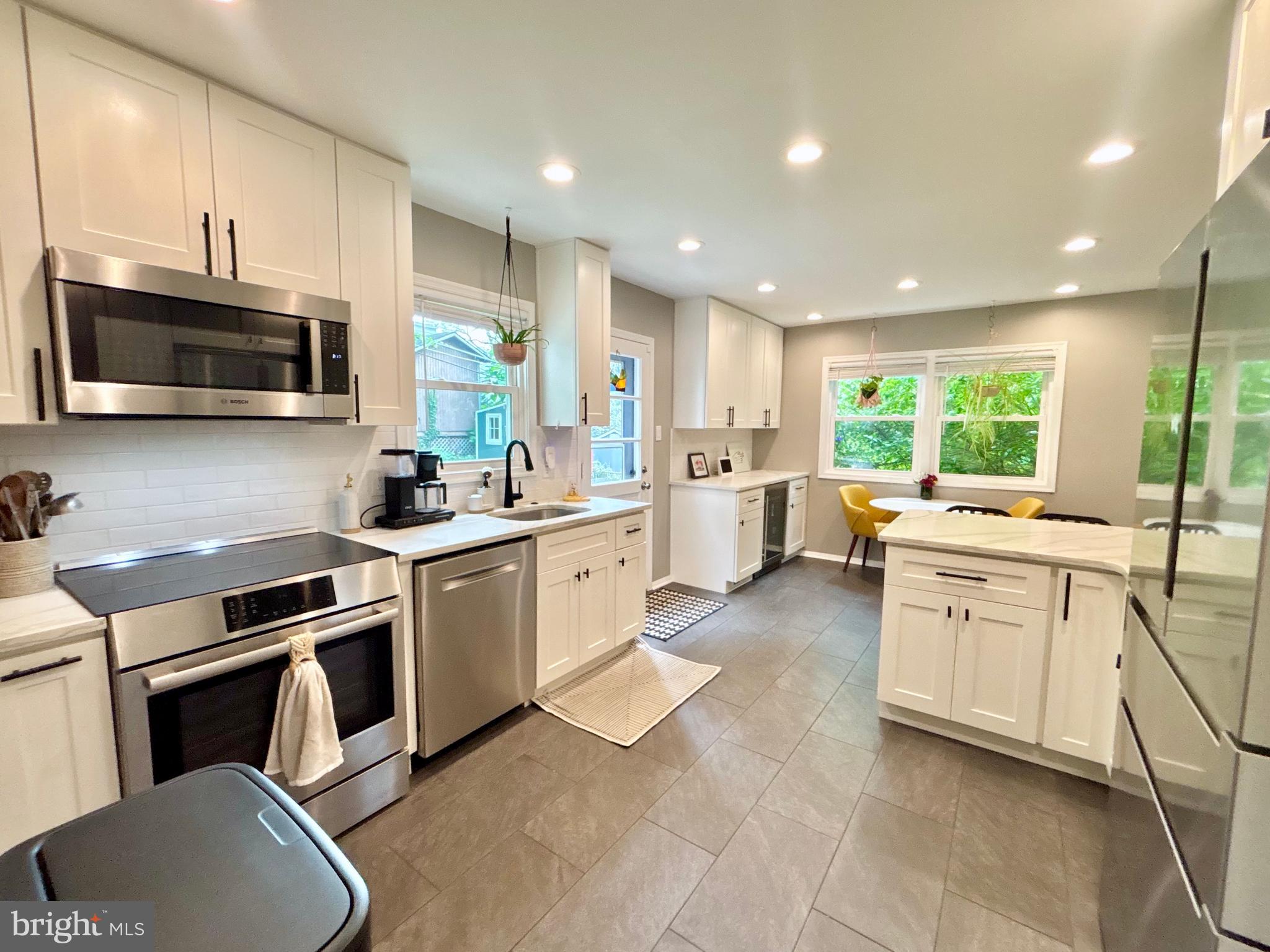 LAFAYETTE HILL - Residential