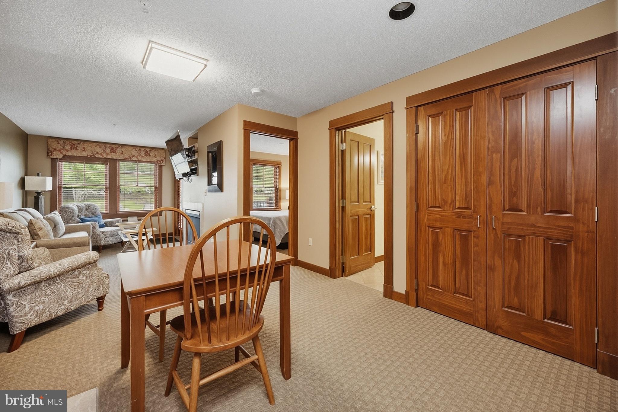 SILVER TREE SUITES - Residential