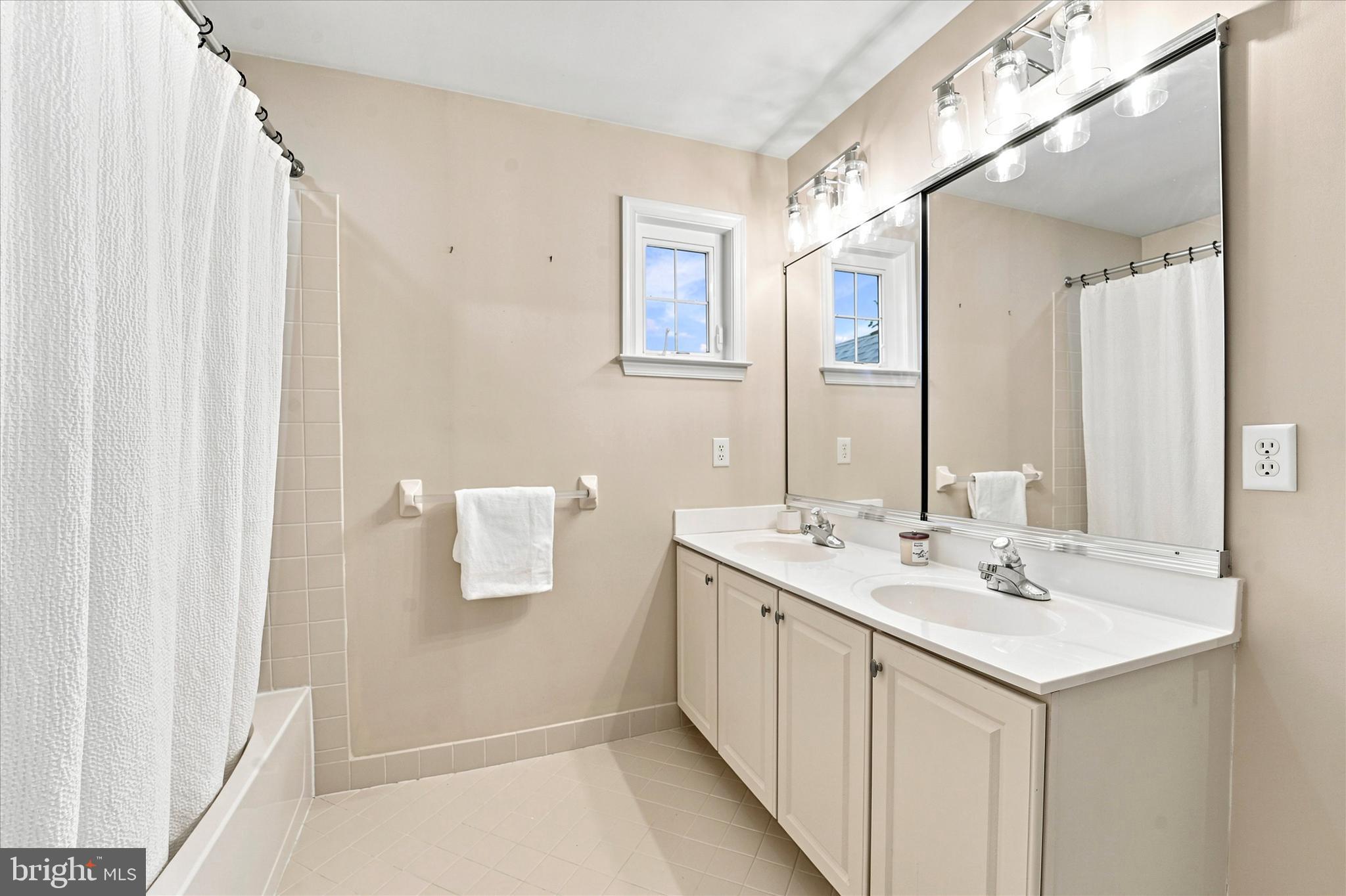 BLUE BELL CC - Residential