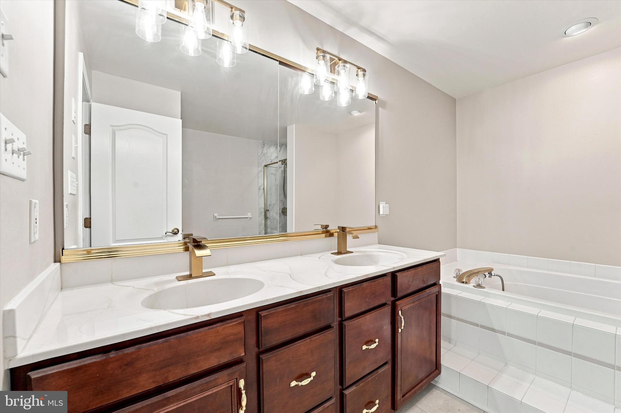 BLUE BELL CC - Residential