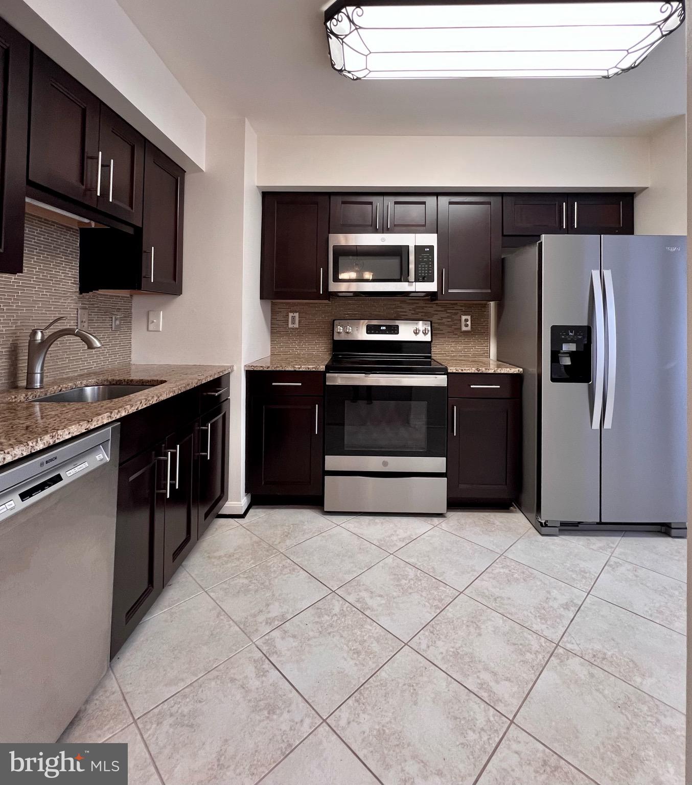 COMPTON VALLEY ESTATES - Residential