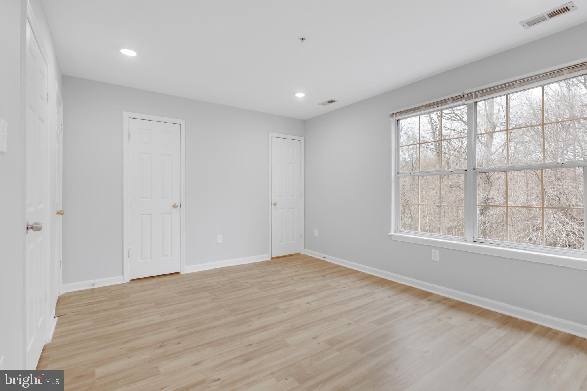 KINGS POINT - Residential