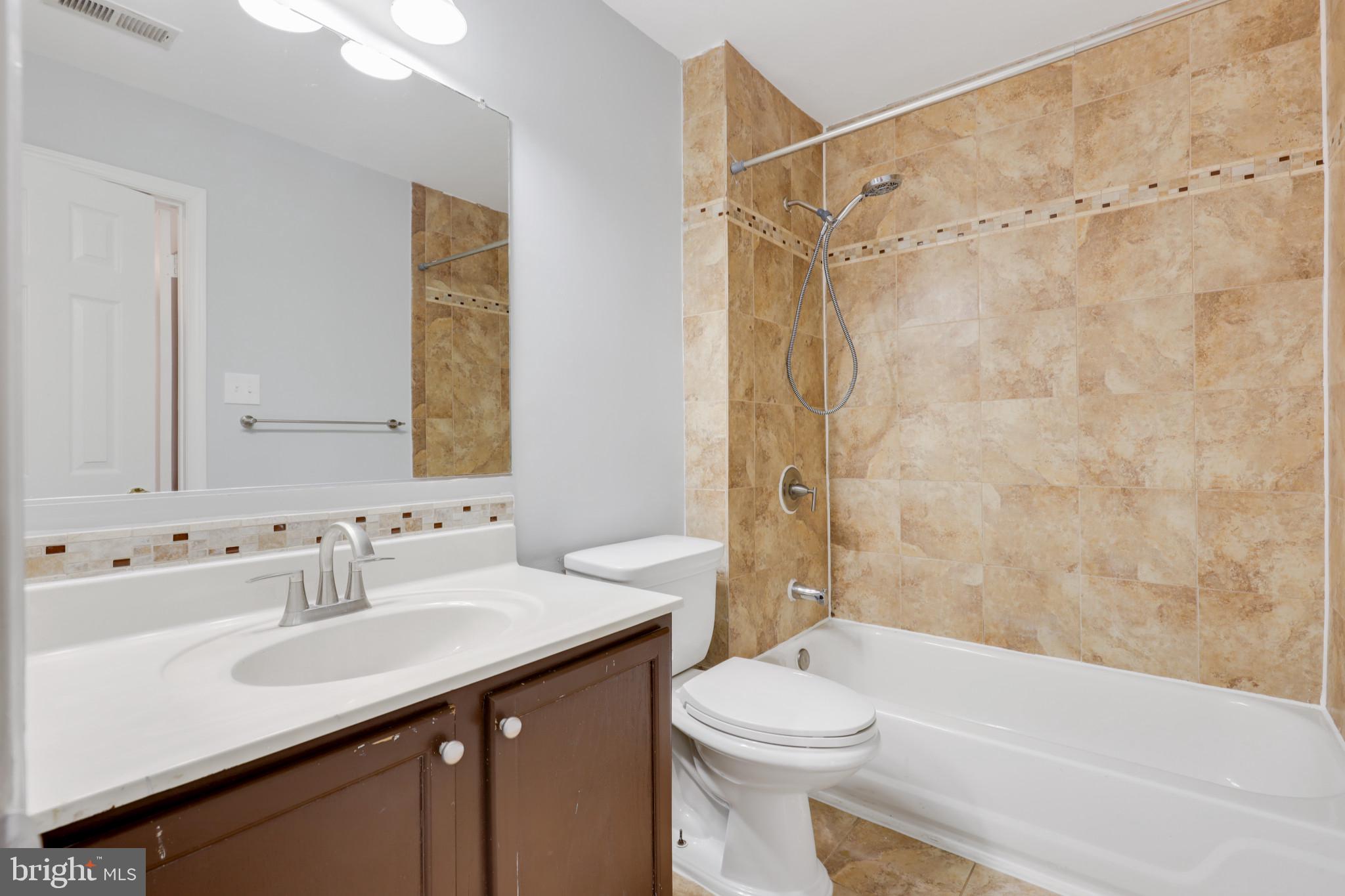 KINGS POINT - Residential