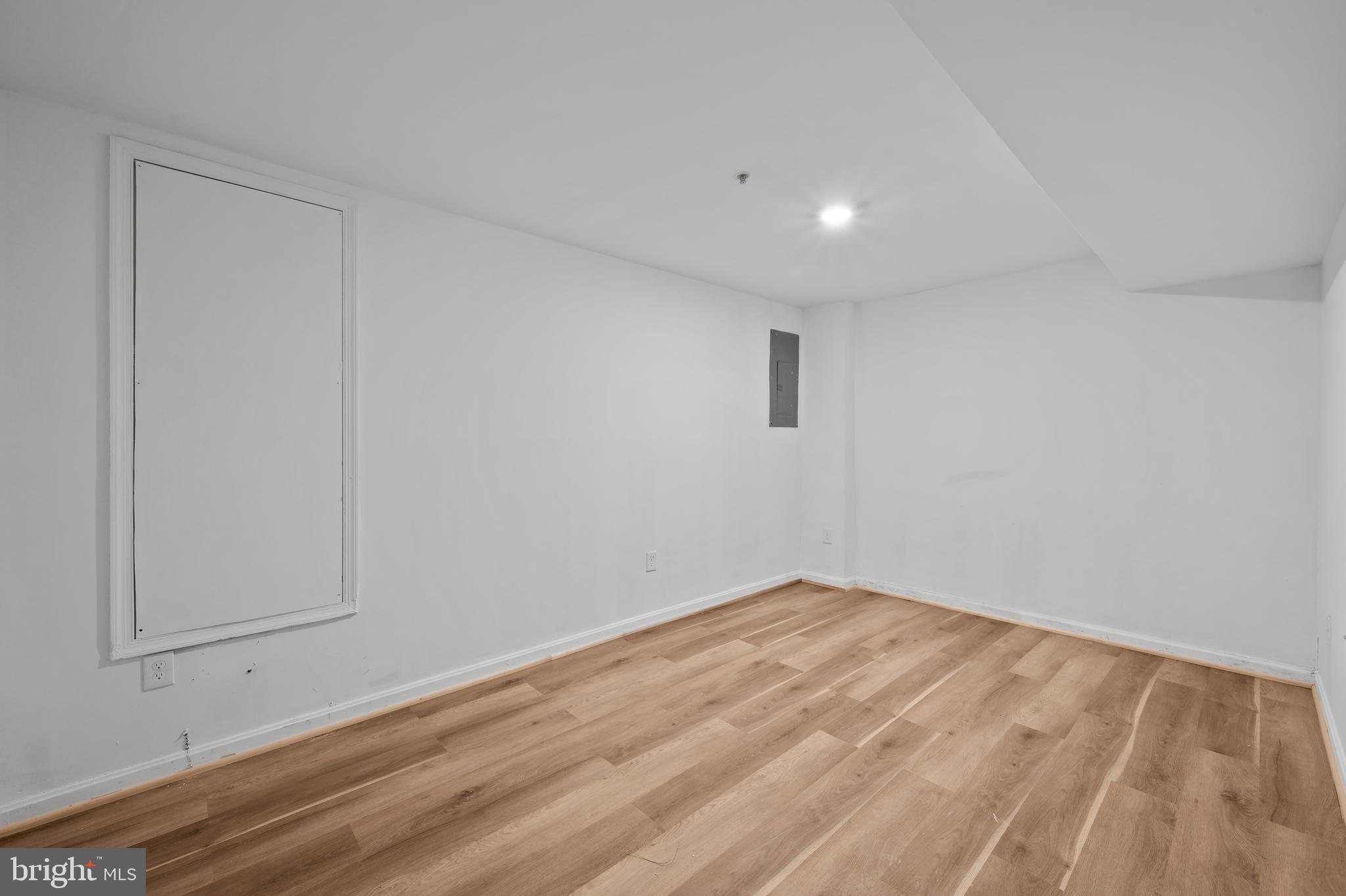 KINGS POINT - Residential
