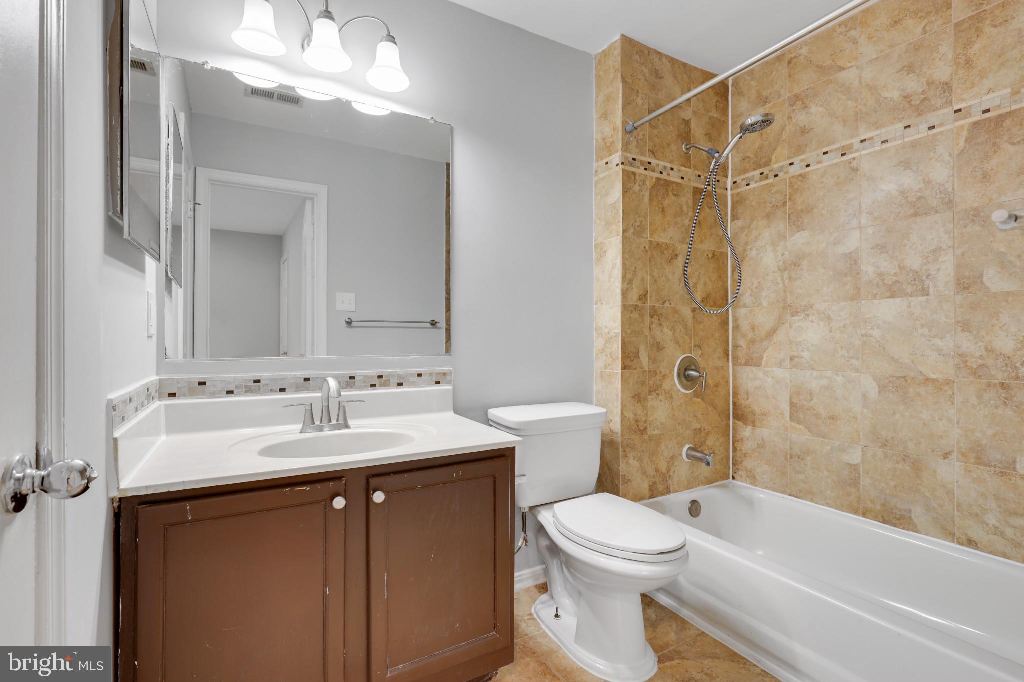 KINGS POINT - Residential