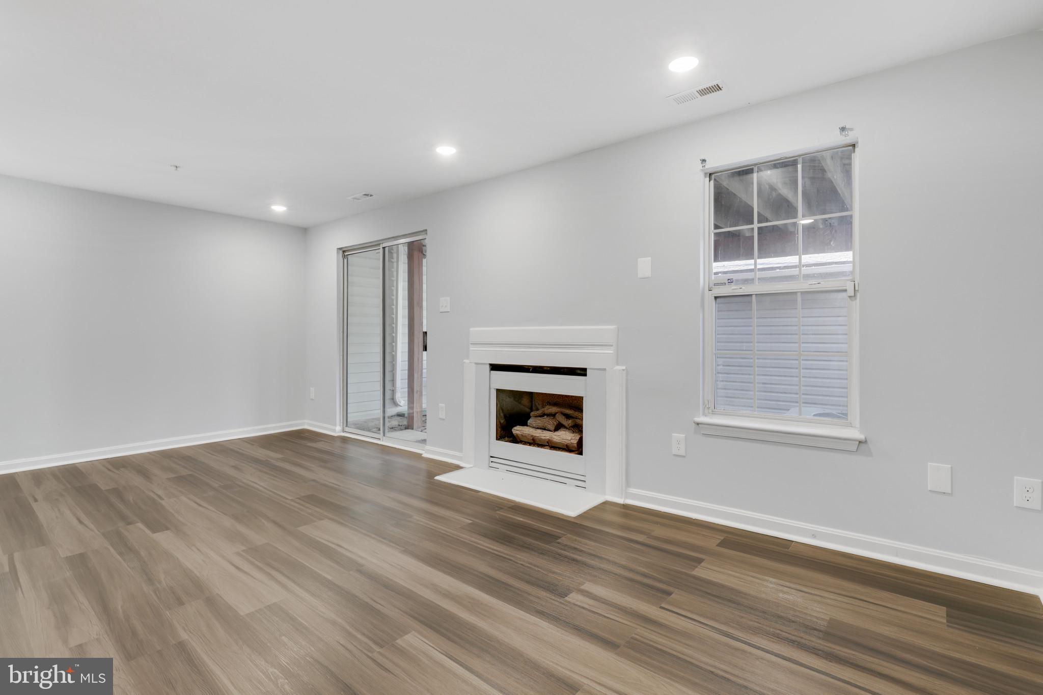 KINGS POINT - Residential