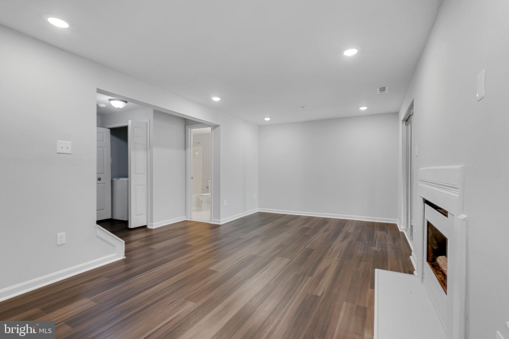 KINGS POINT - Residential