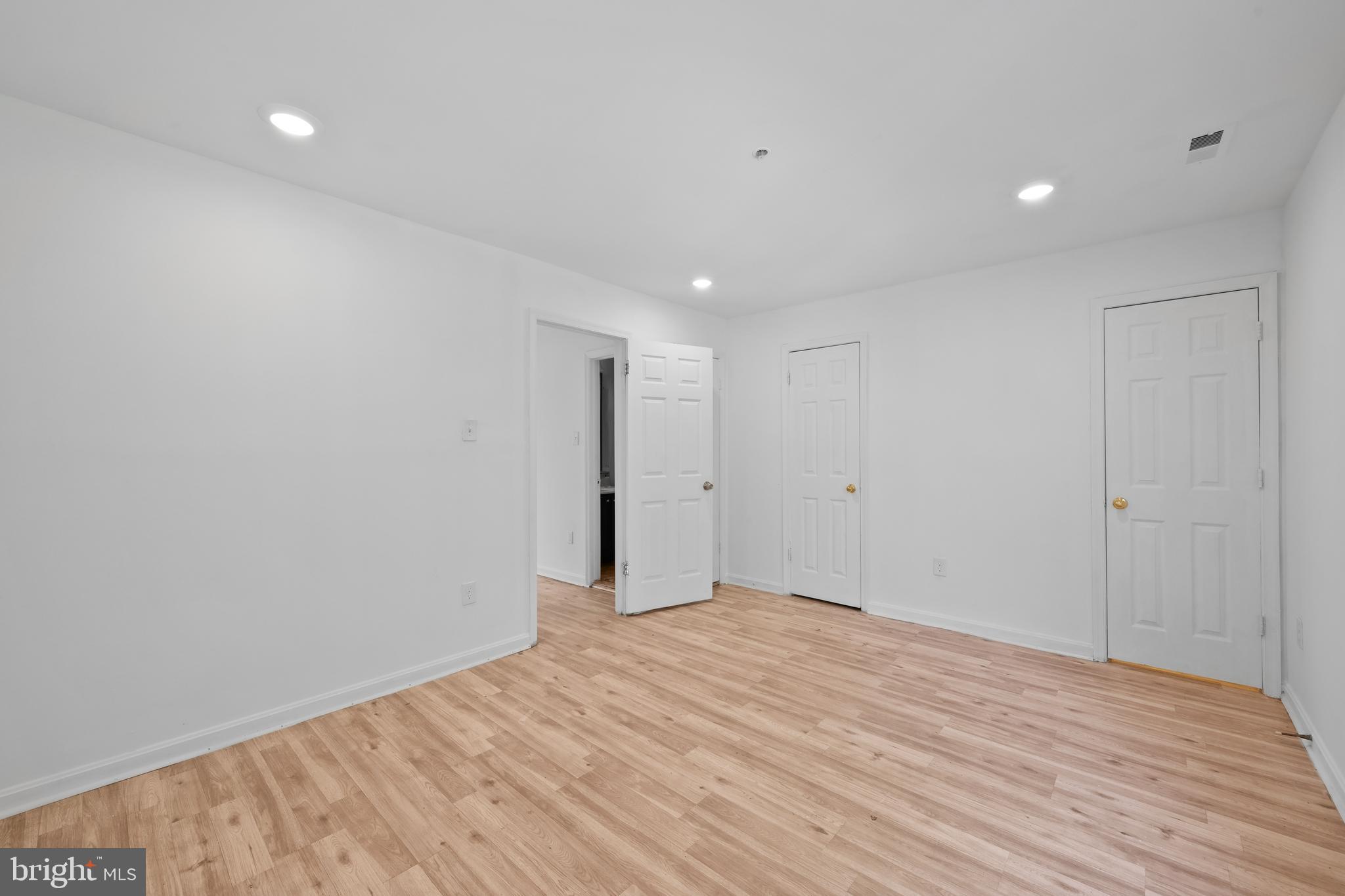 KINGS POINT - Residential