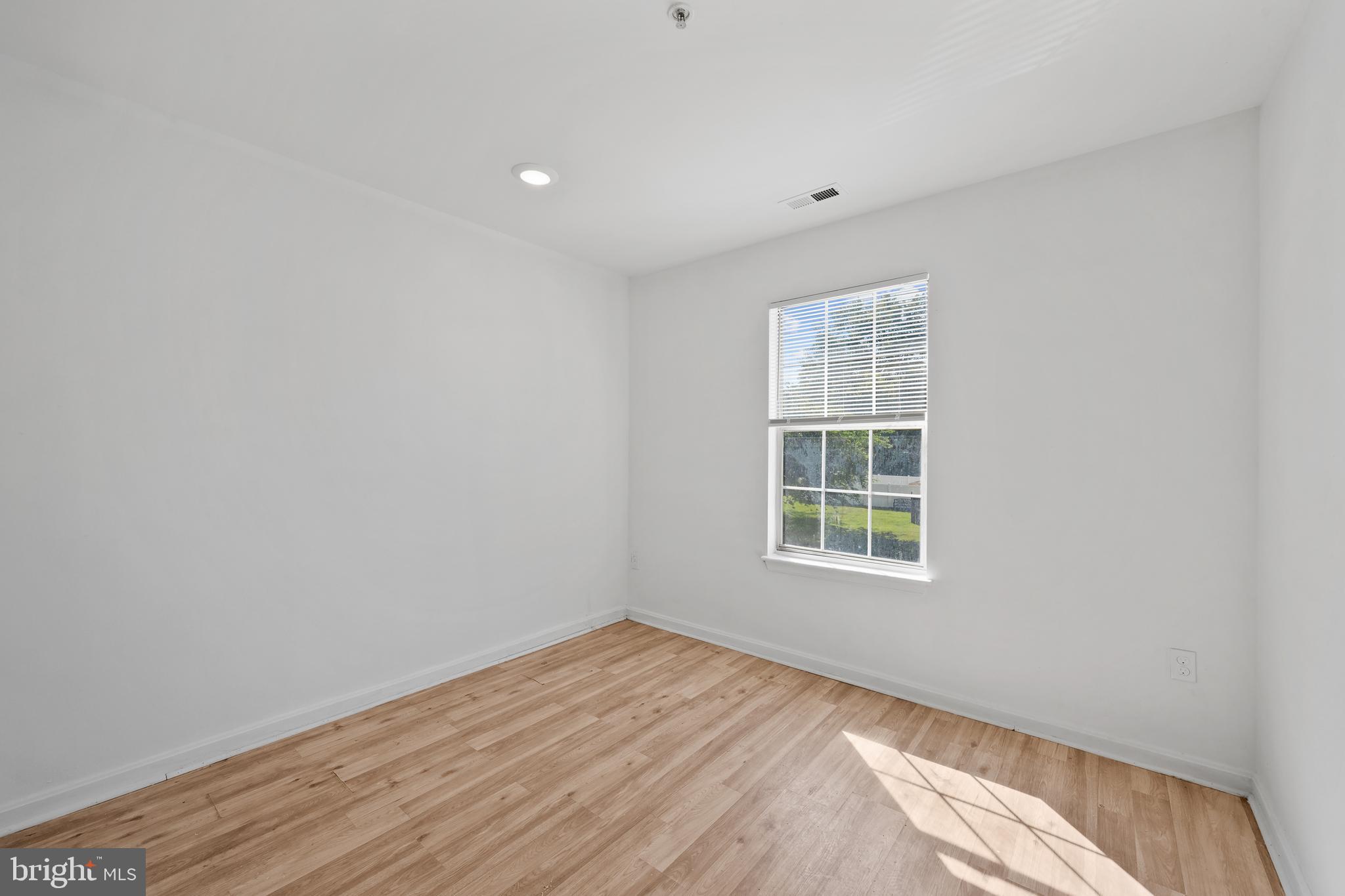 KINGS POINT - Residential