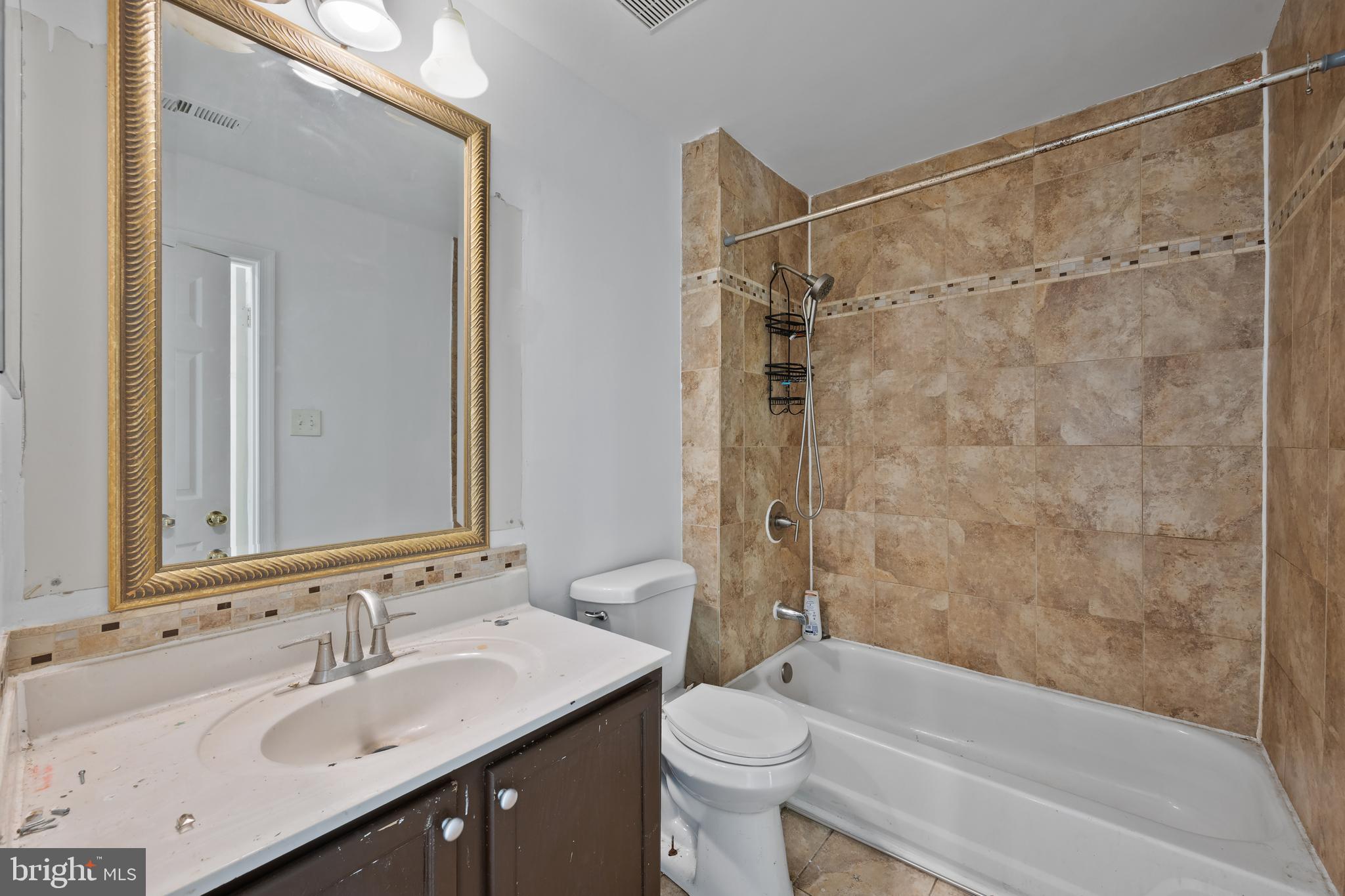 KINGS POINT - Residential