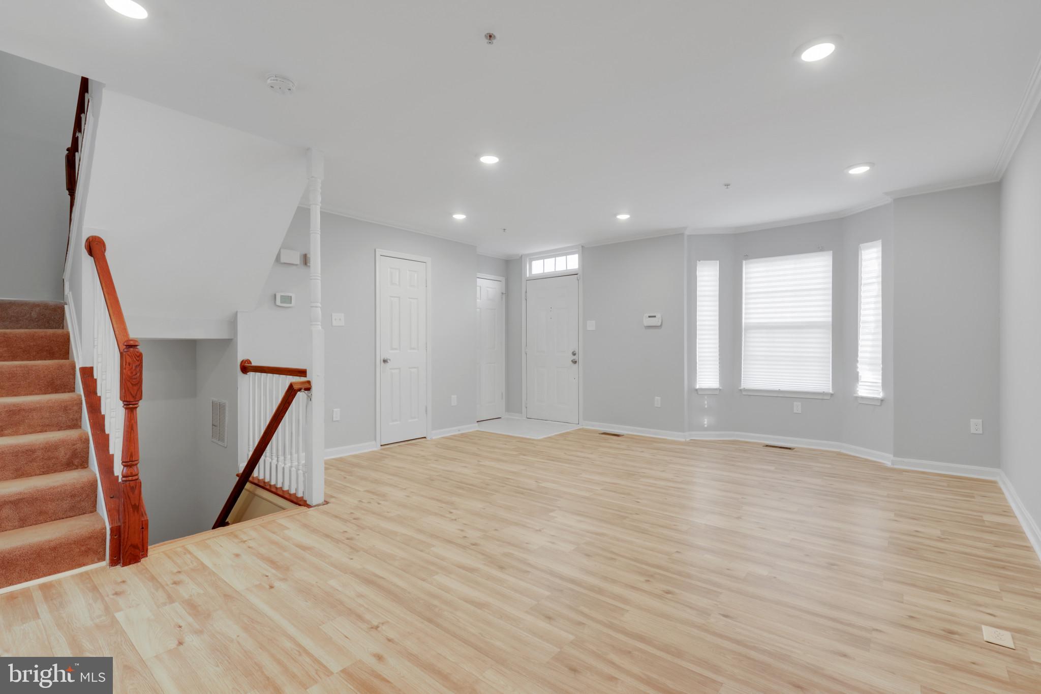KINGS POINT - Residential