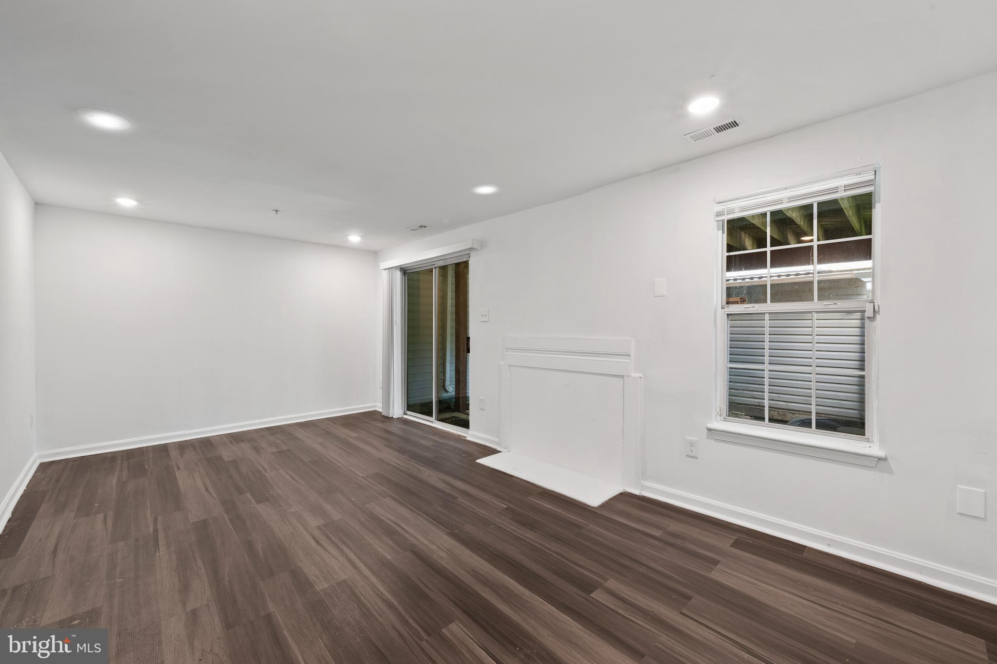 KINGS POINT - Residential