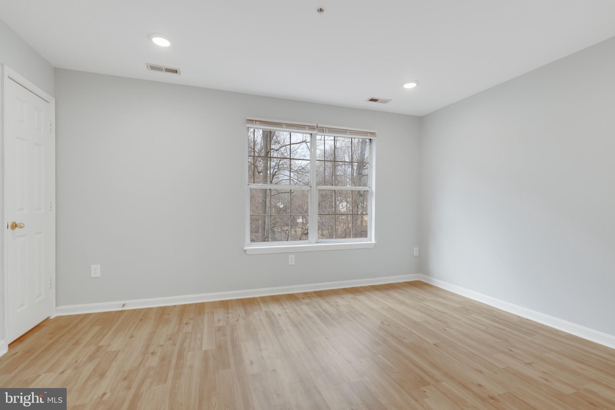 KINGS POINT - Residential