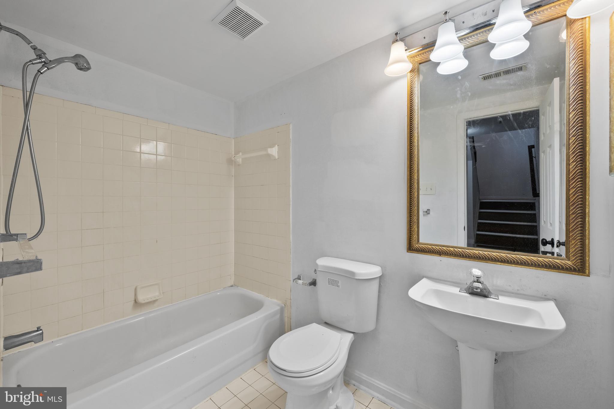 KINGS POINT - Residential