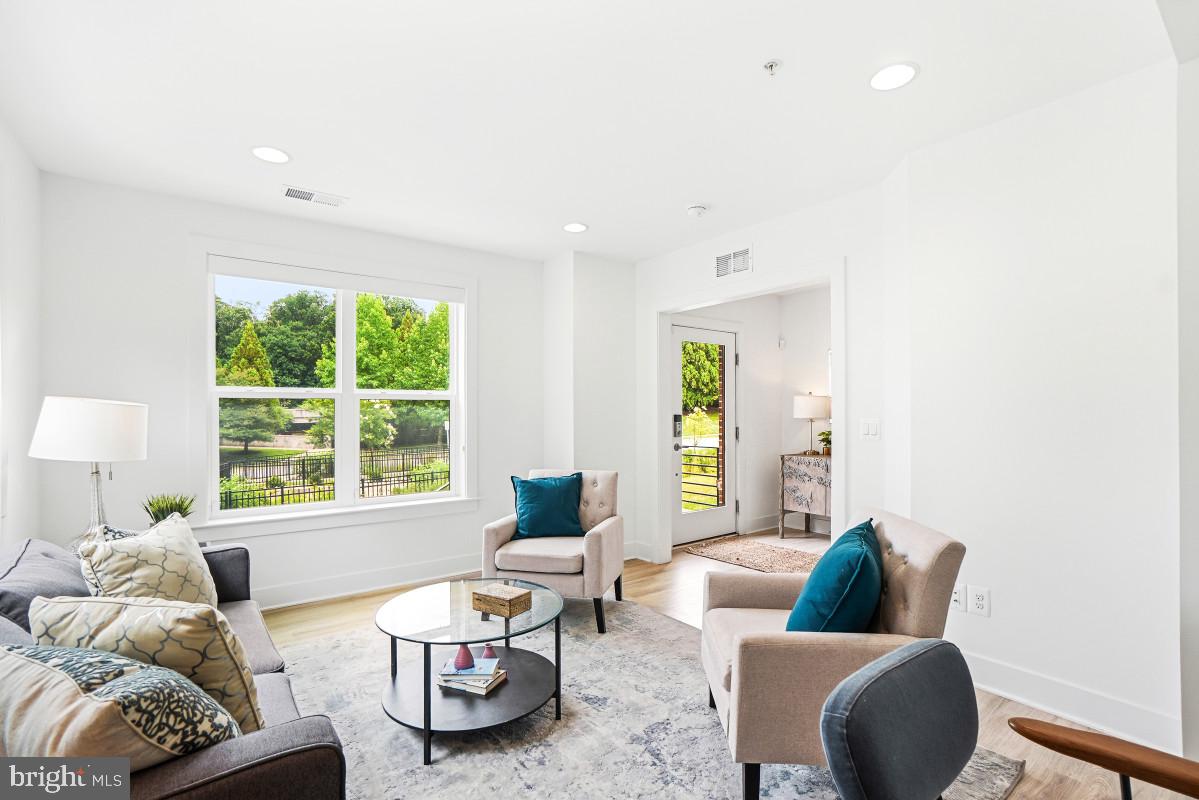TOWER OAKS - Residential
