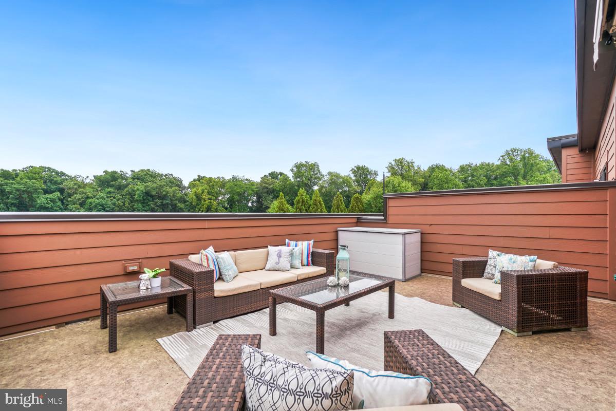 TOWER OAKS - Residential
