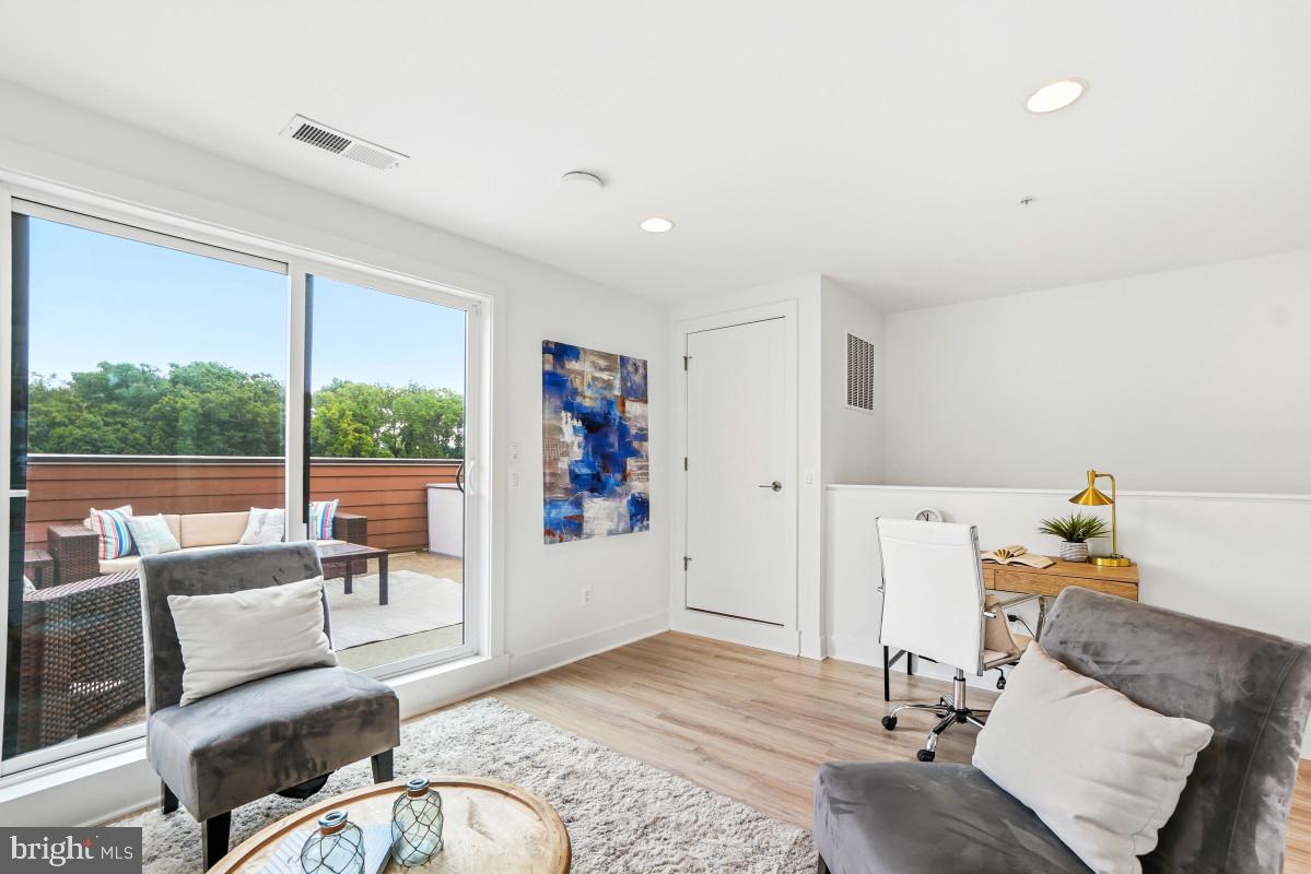 TOWER OAKS - Residential