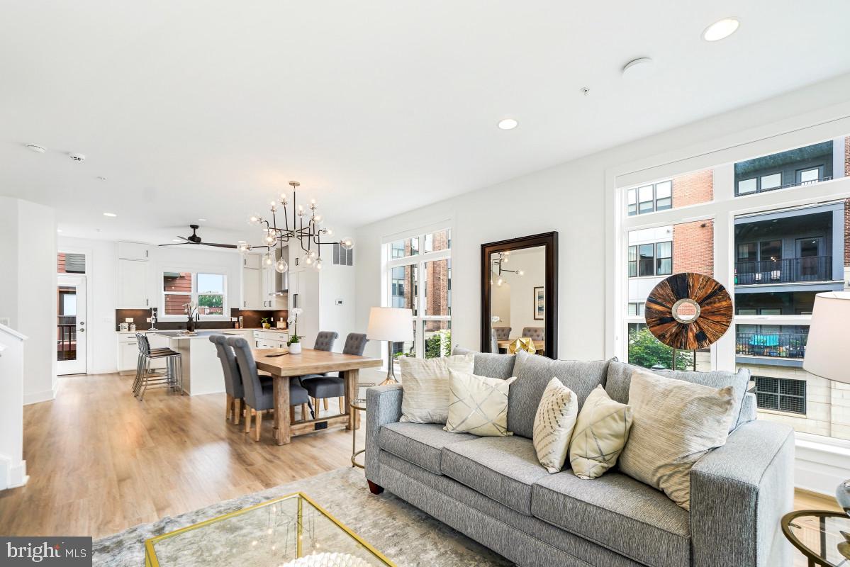 TOWER OAKS - Residential