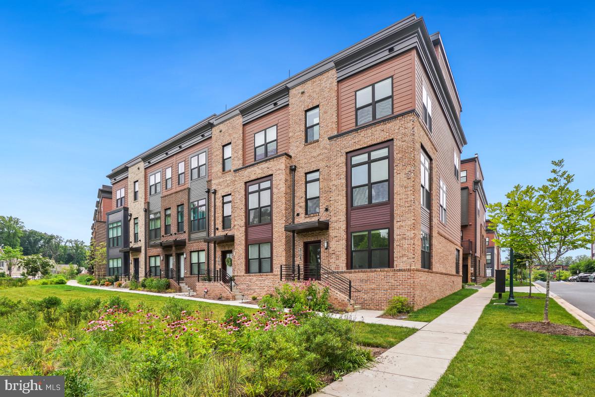 TOWER OAKS - Residential