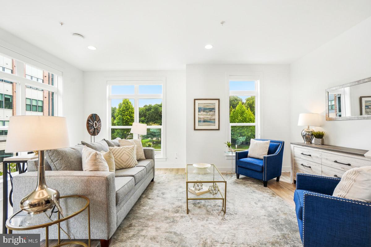 TOWER OAKS - Residential