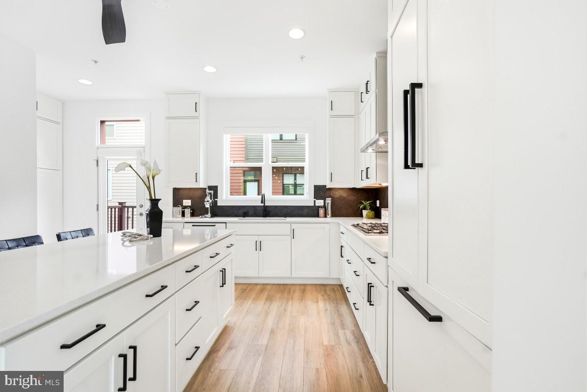 TOWER OAKS - Residential