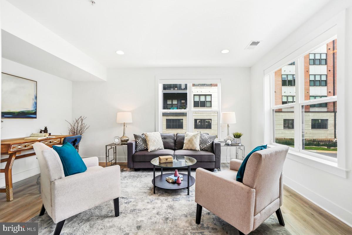 TOWER OAKS - Residential