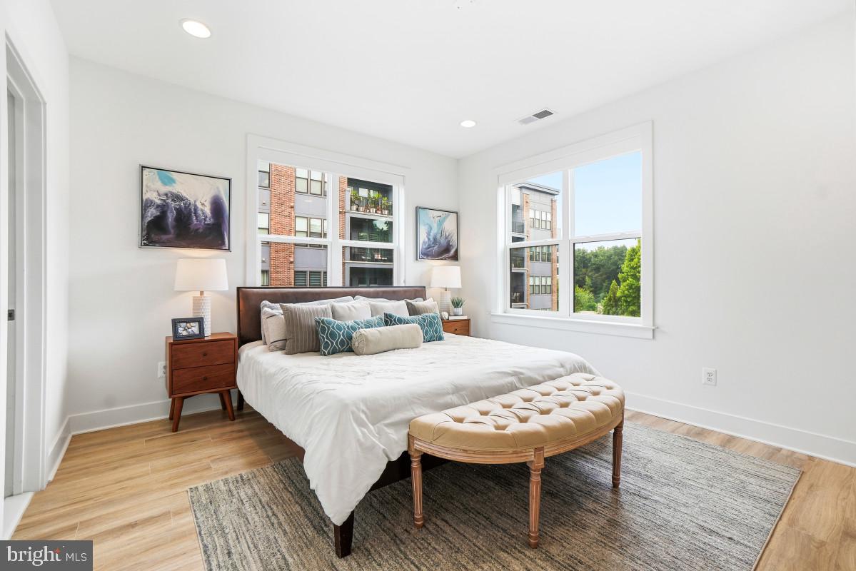 TOWER OAKS - Residential