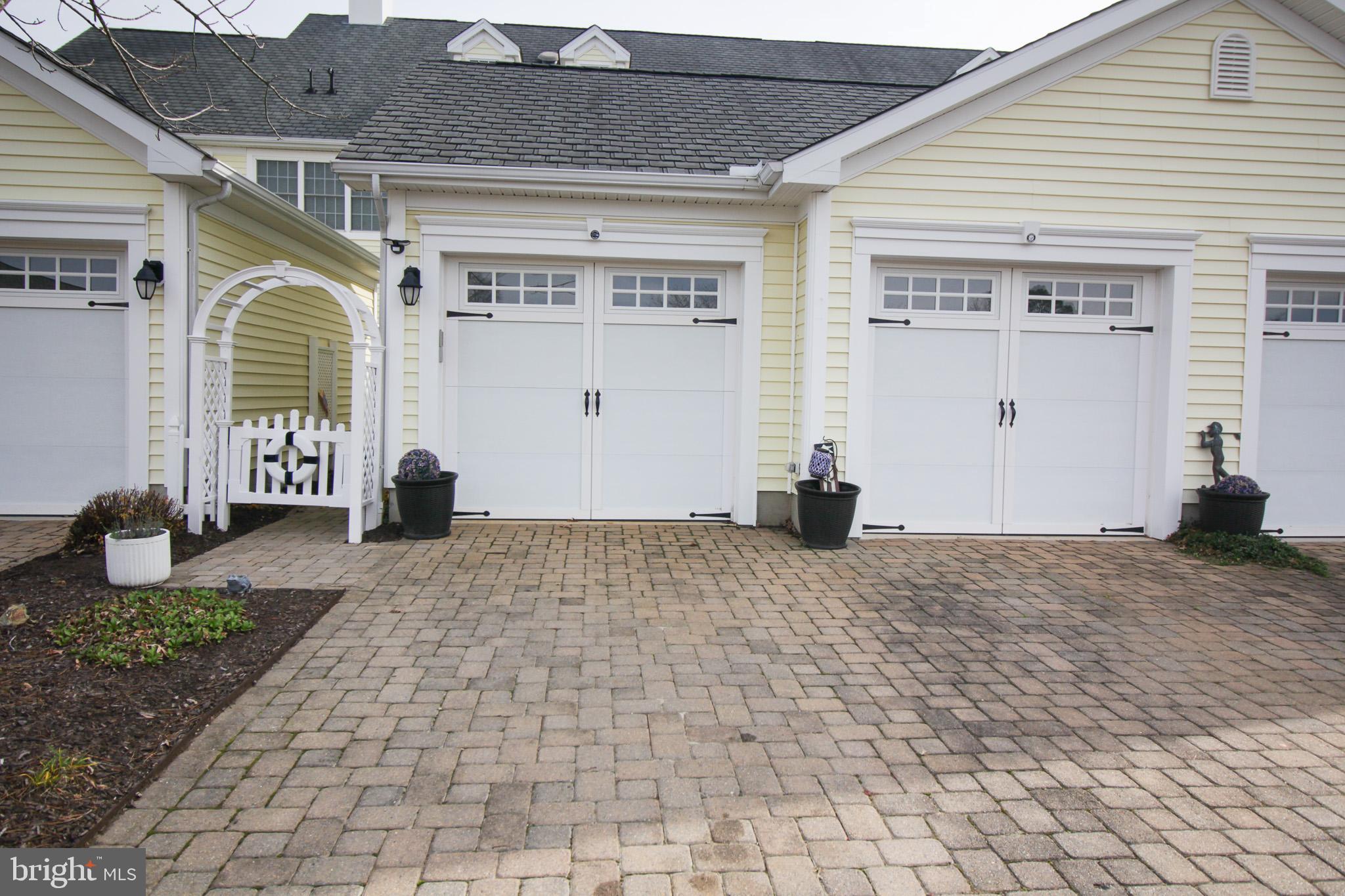 BAYWOOD - Residential