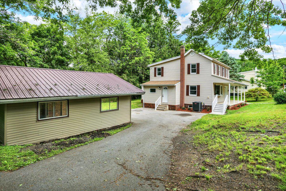 FORESTVILLE - Residential