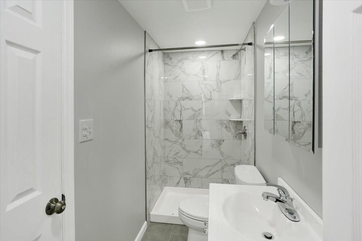 FORESTVILLE - Residential