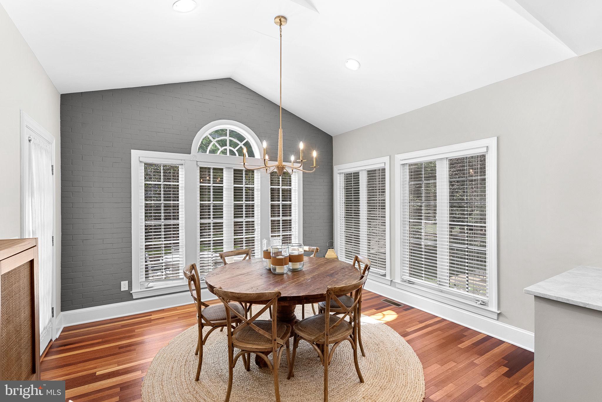 RIVER CREEK - Residential