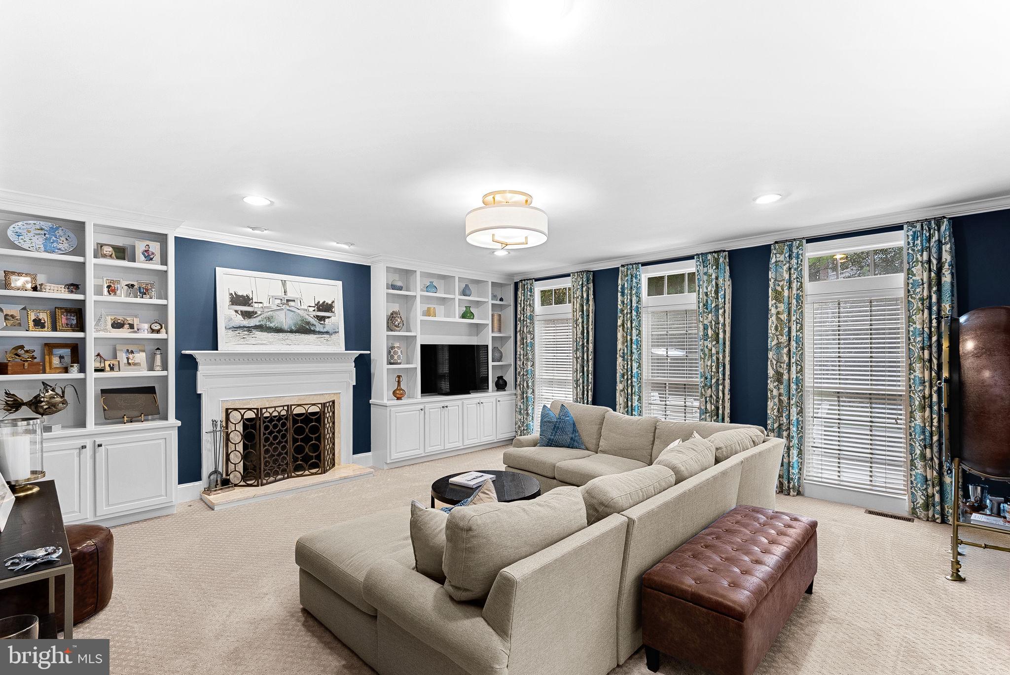 RIVER CREEK - Residential