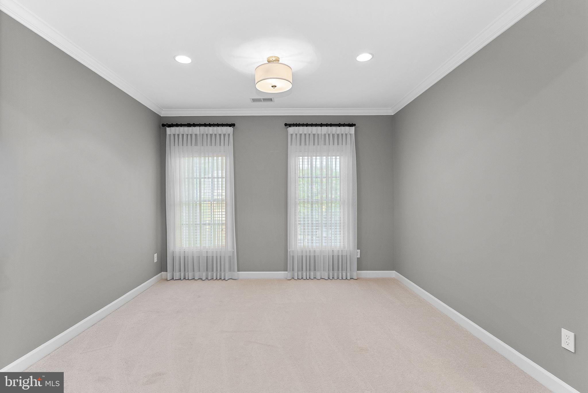 RIVER CREEK - Residential