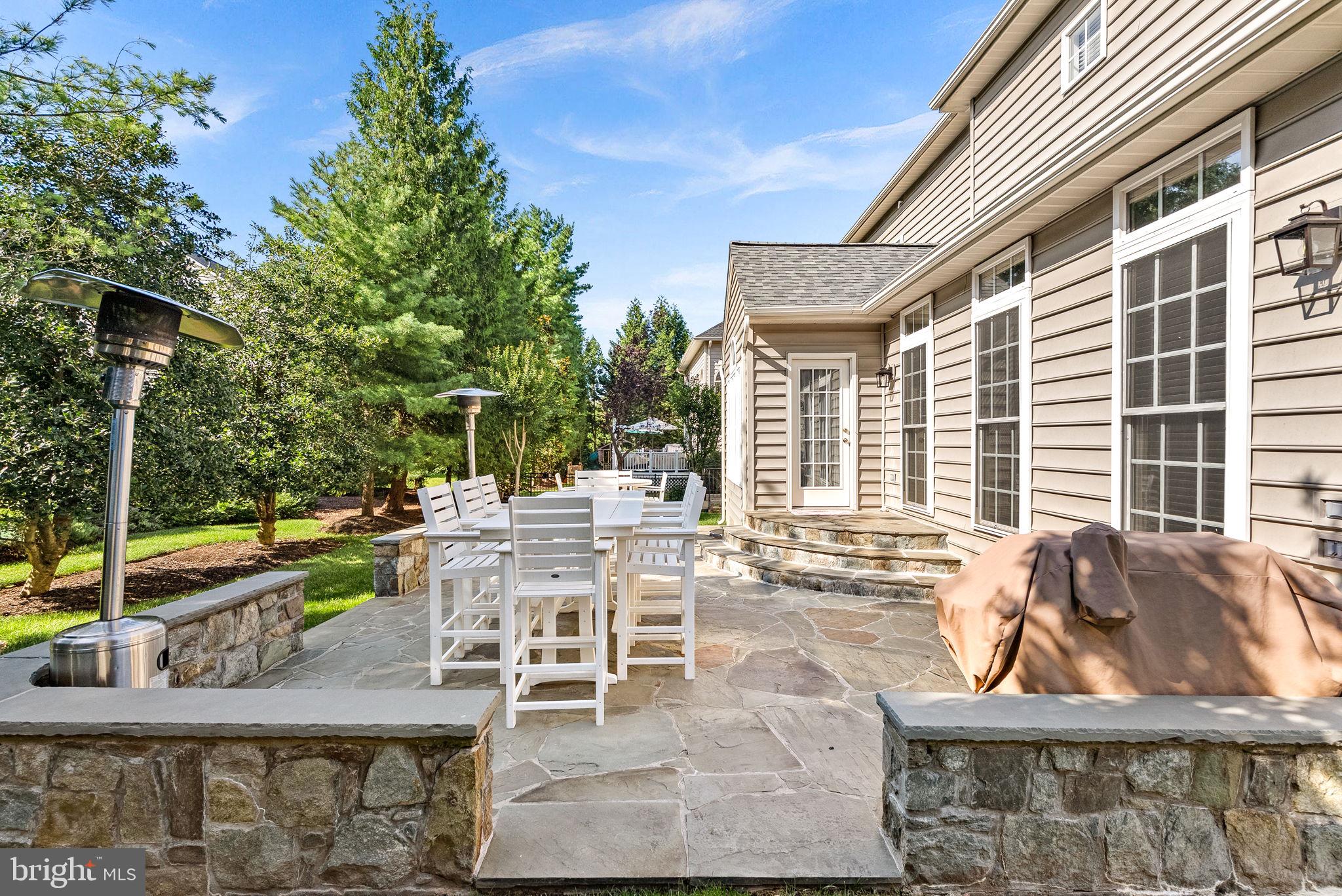 RIVER CREEK - Residential