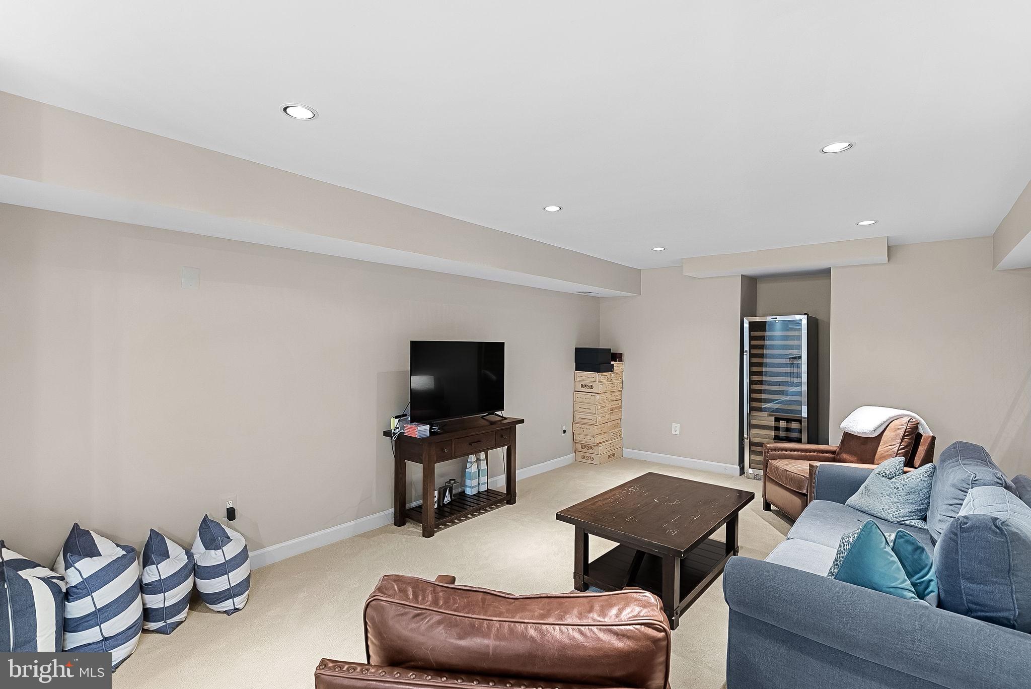 RIVER CREEK - Residential