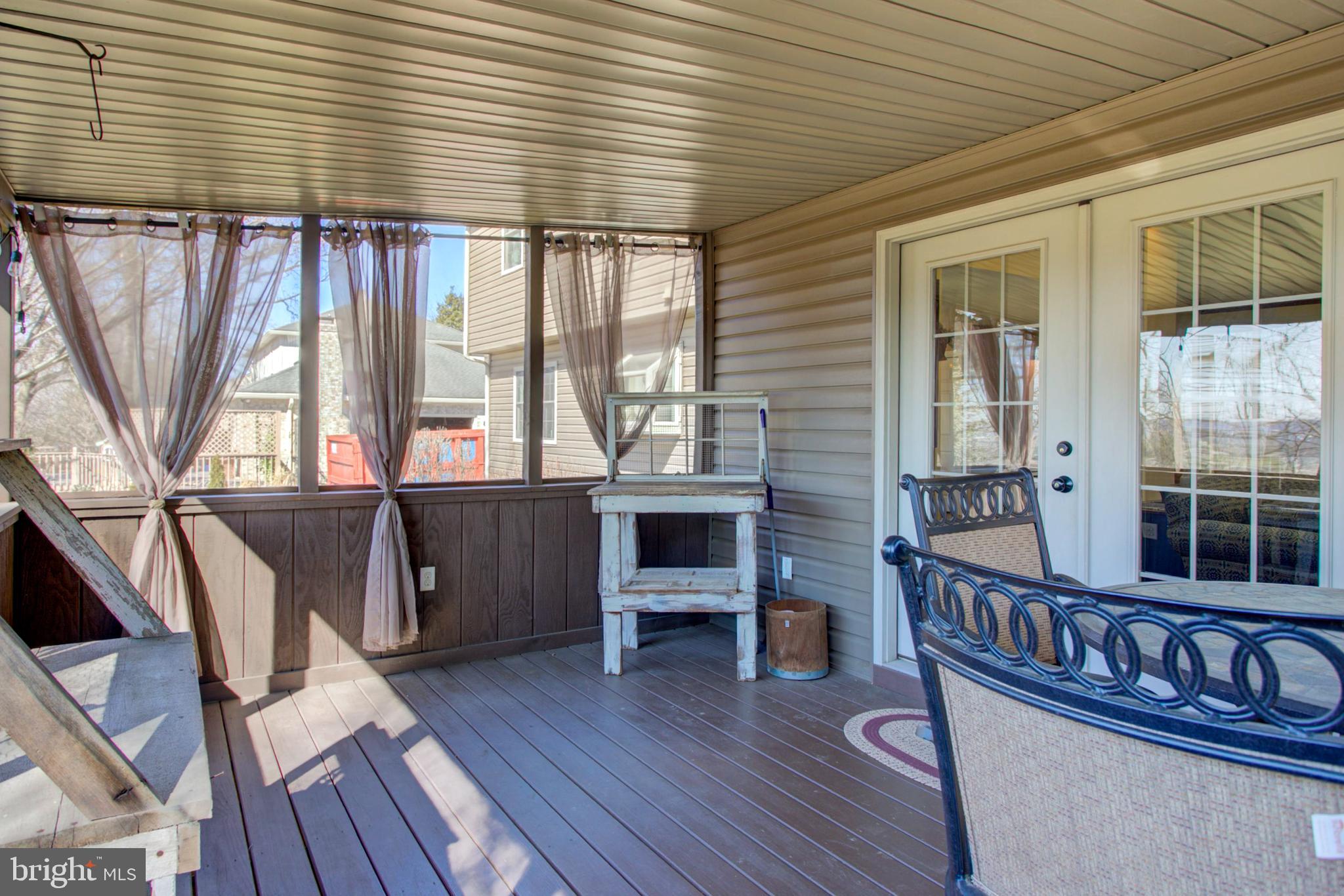 CHATELAINE - Residential