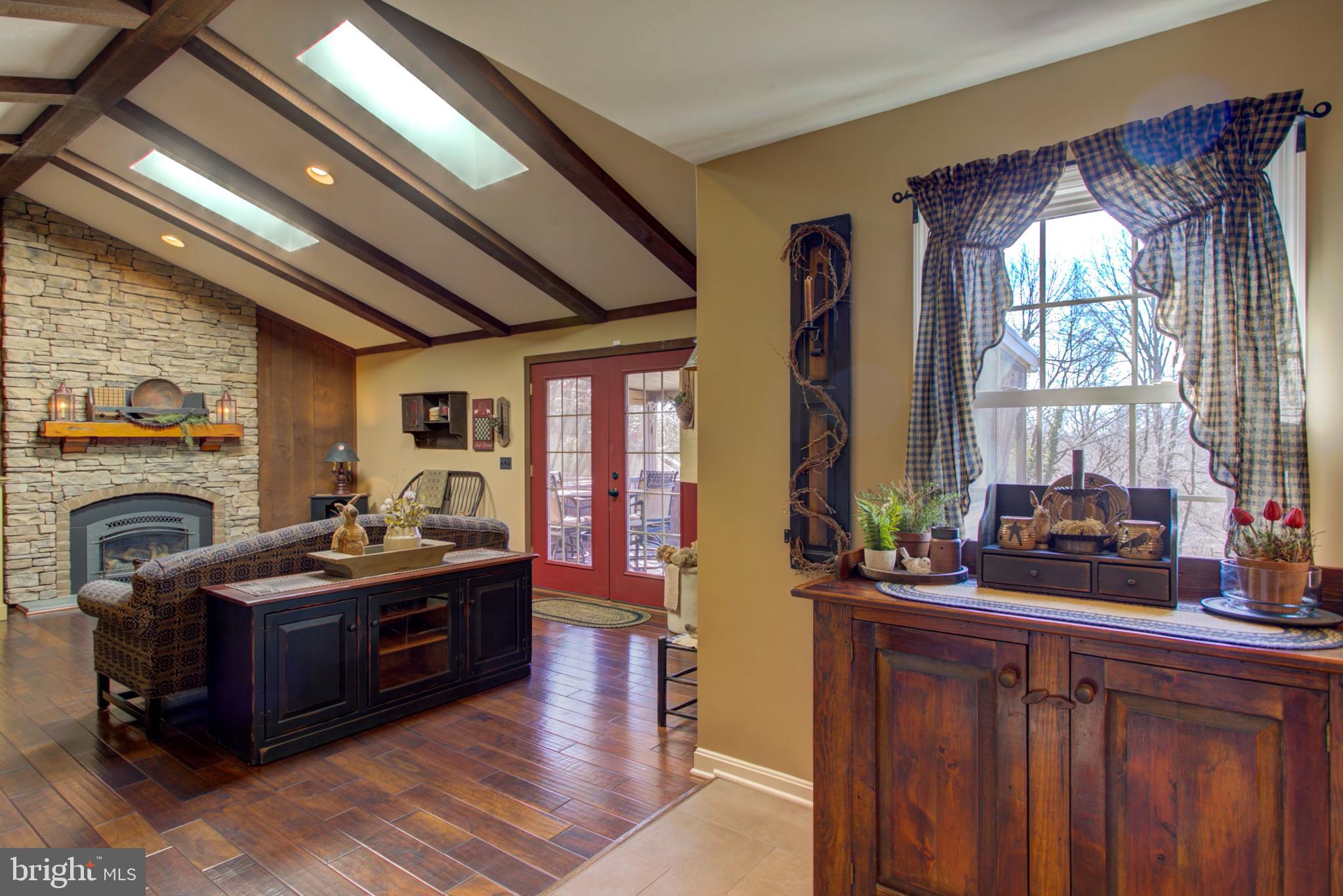 CHATELAINE - Residential