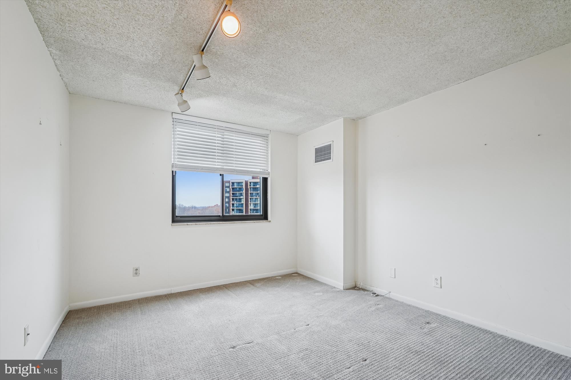 WESTLAKE TERRACE - Residential