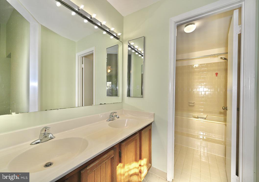 DUFIEF - Residential Lease