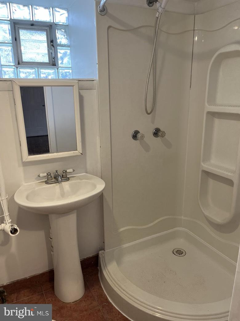 RHAWNHURST - Residential Lease