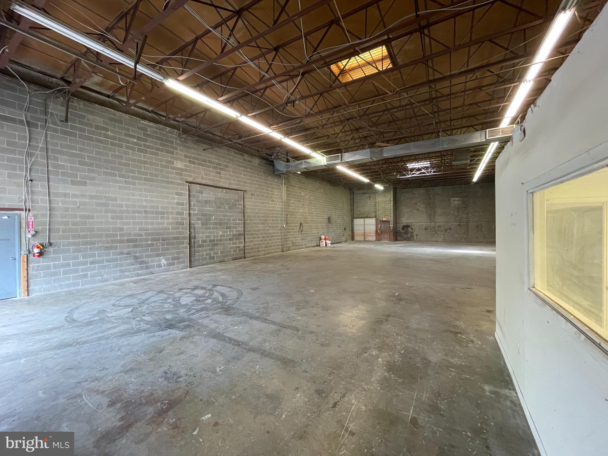 HYATTSVILLE - Commercial Lease