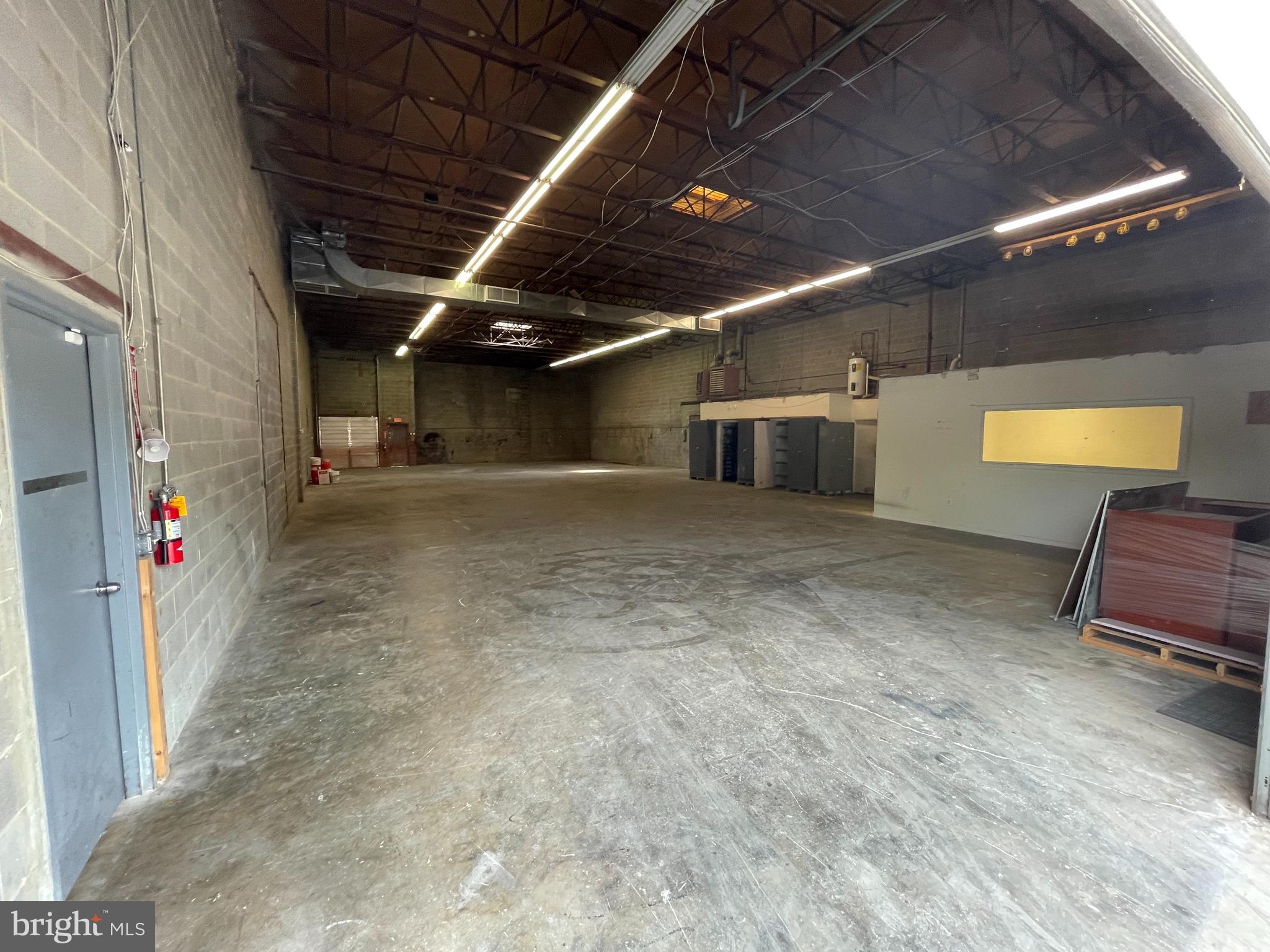 HYATTSVILLE - Commercial Lease