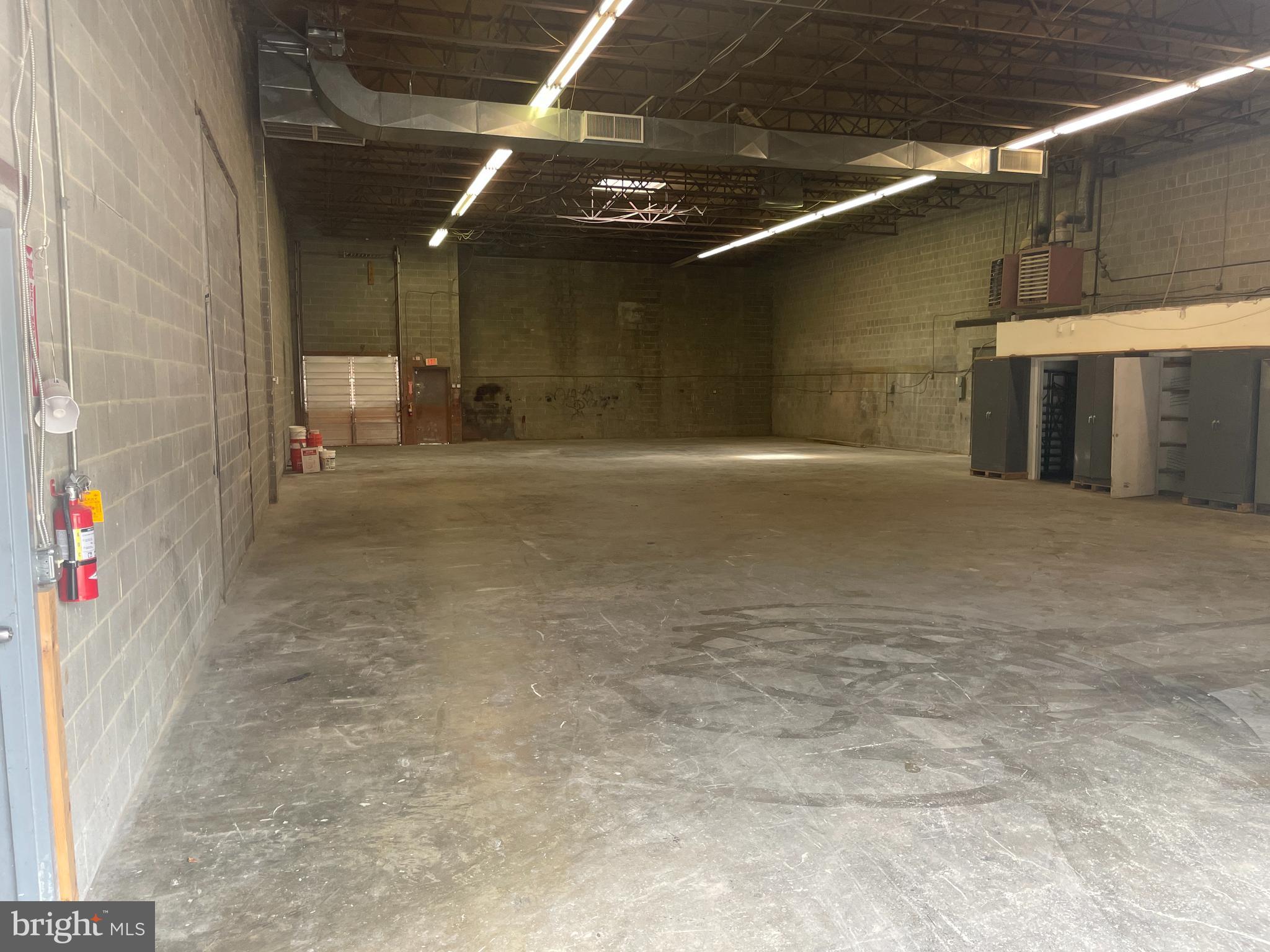 HYATTSVILLE - Commercial Lease