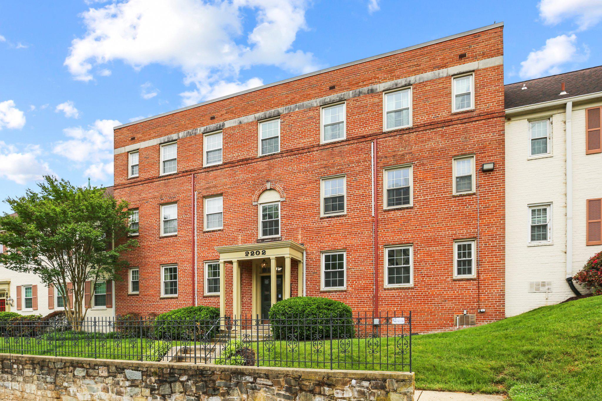 ROCK CREEK COMMONS - Residential