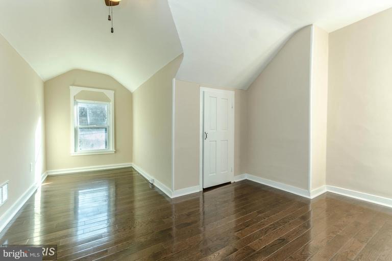 MOUNT WASHINGTON - Residential Lease