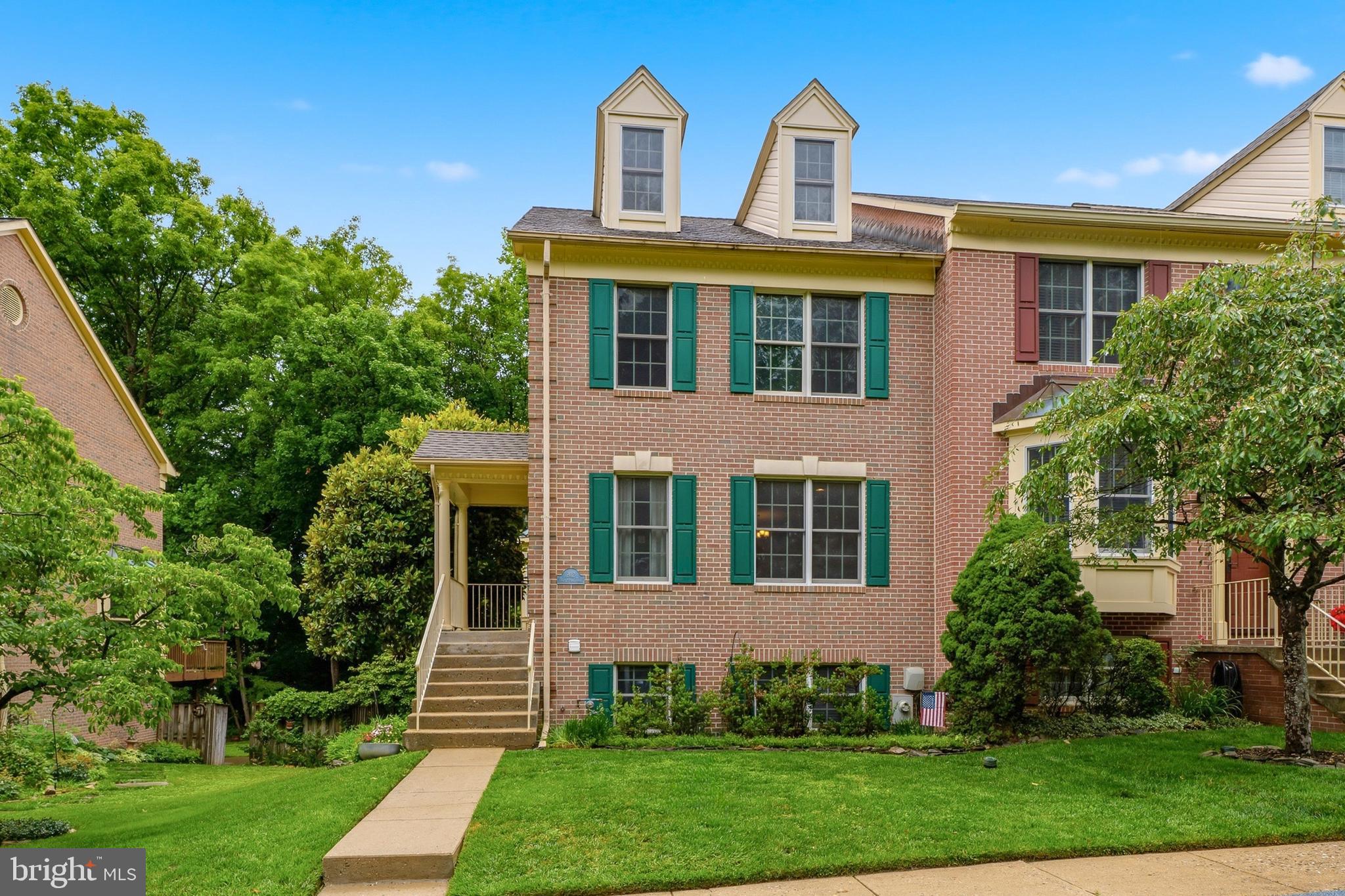 HUNTERS RUN - Residential