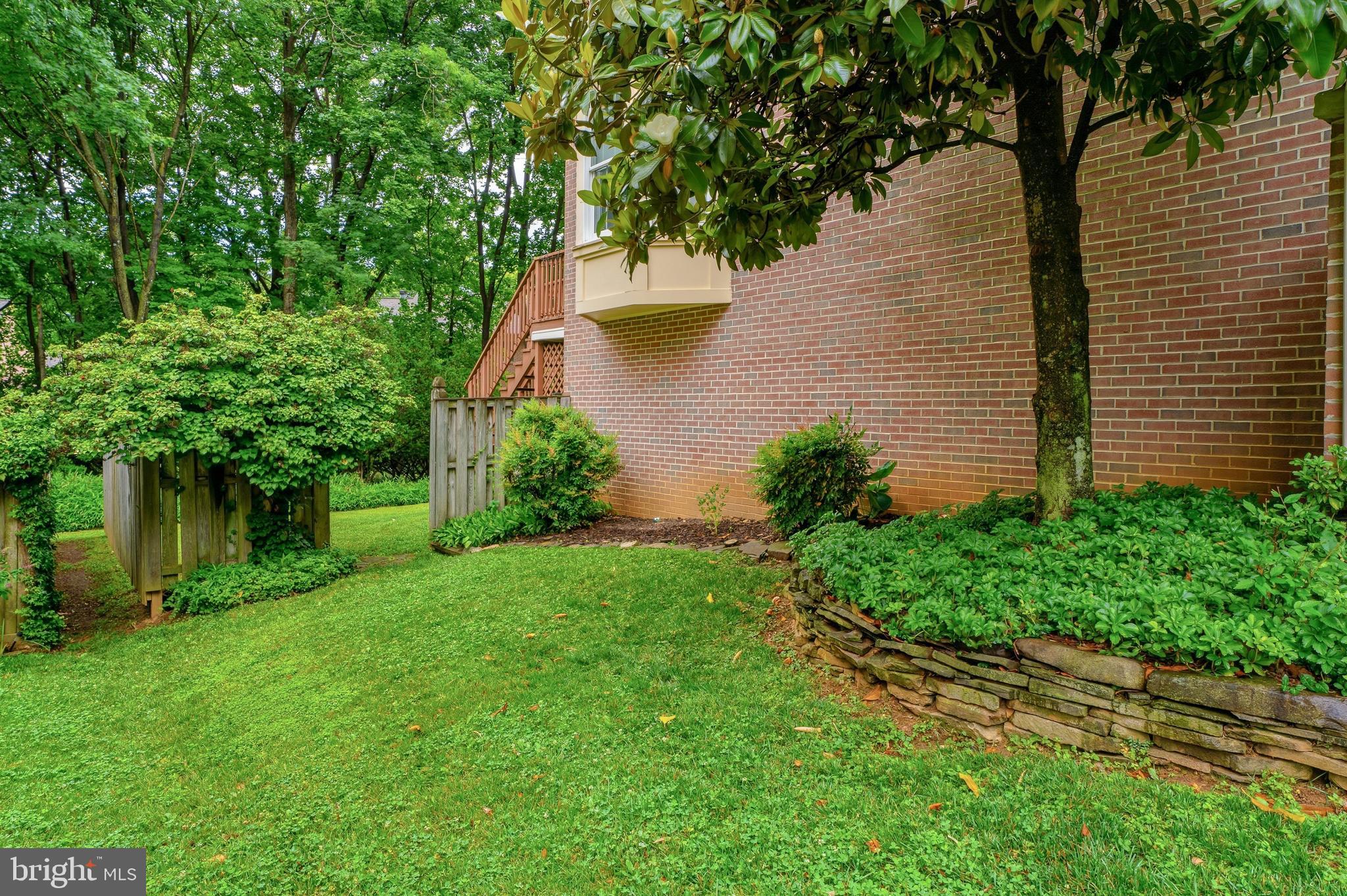 HUNTERS RUN - Residential