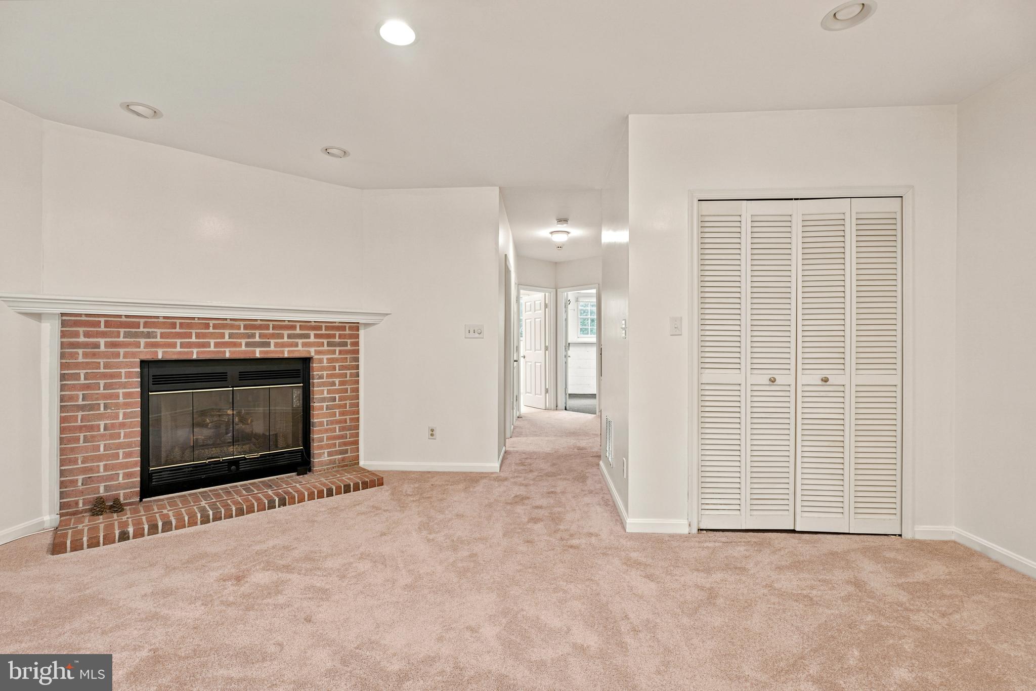 HUNTERS RUN - Residential