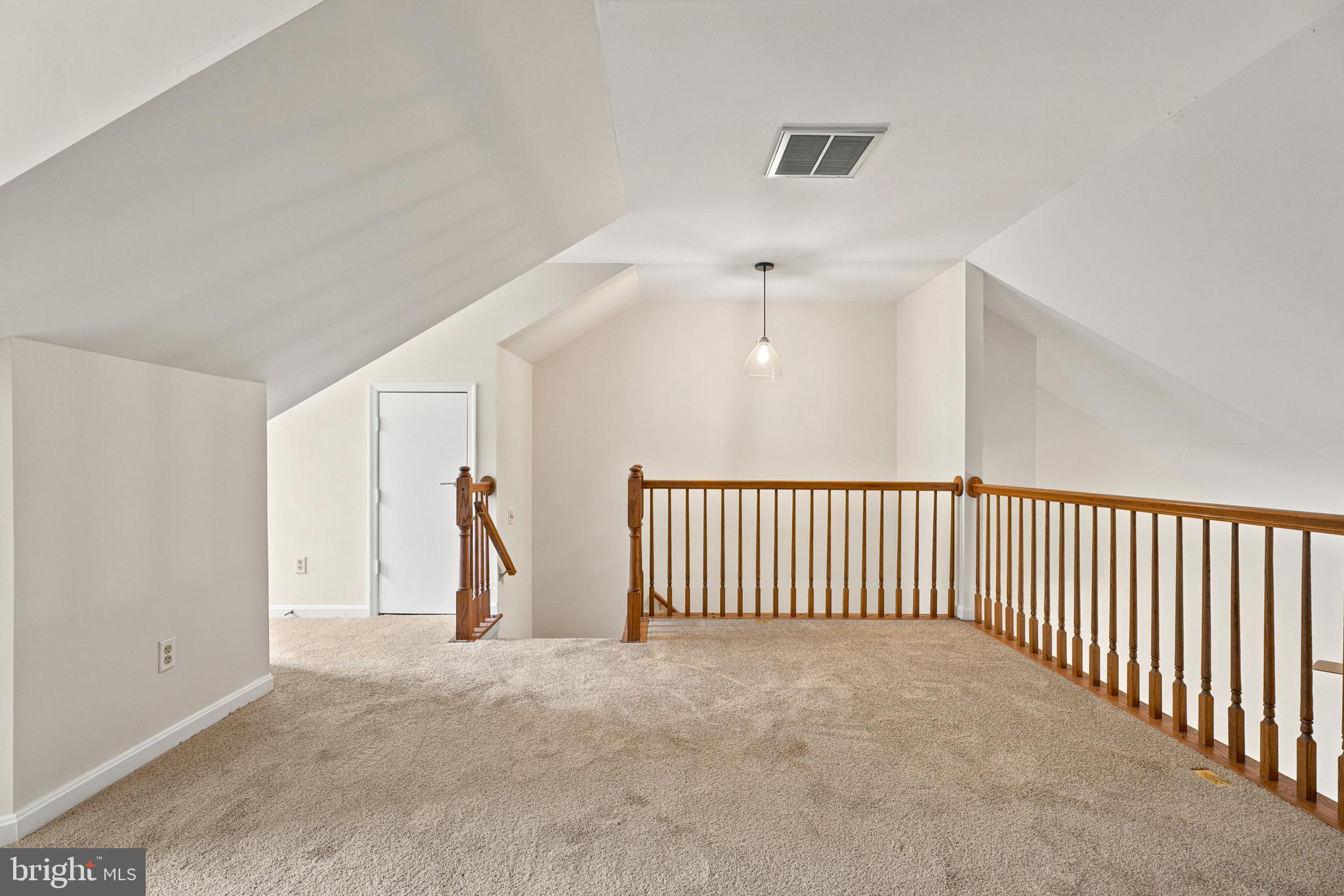 HUNTERS RUN - Residential