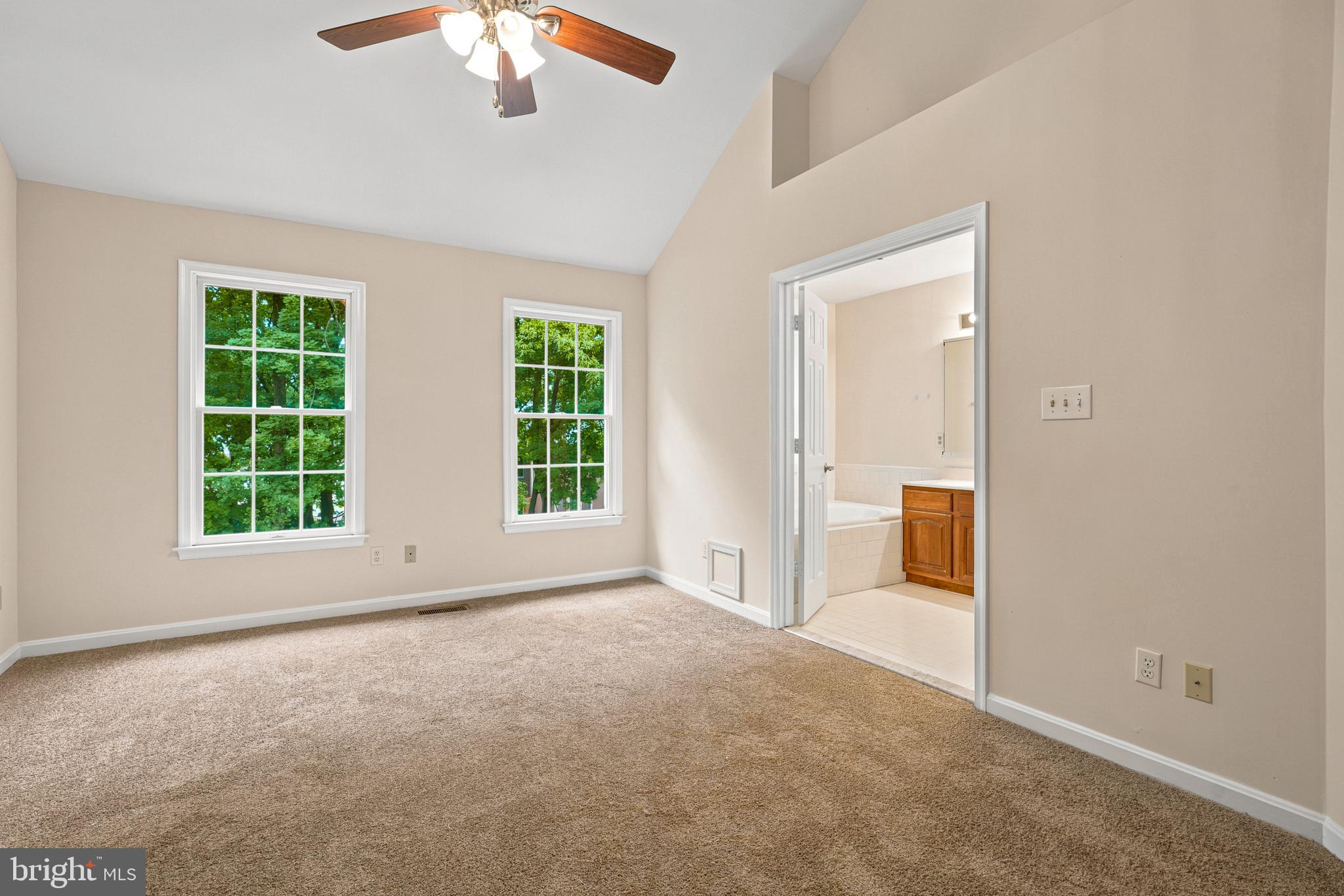 HUNTERS RUN - Residential
